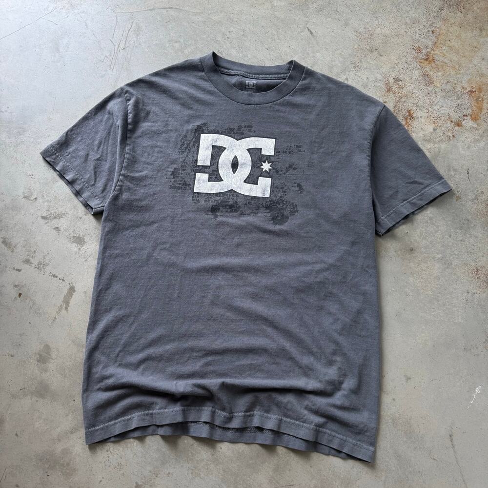 Vintage Y2K DC Shoes Center Logo Skater Streetwear Retro T-shirt Size Large